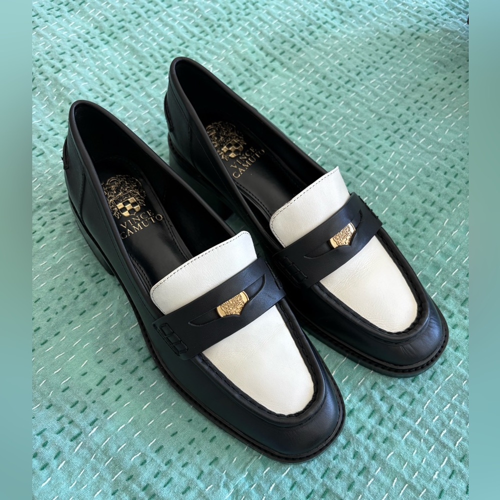 Vince Camuto Erinesa Black and White Block Penny Loafer - 8